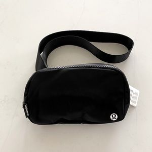NWT Lululemon Everywhere Belt Bag
